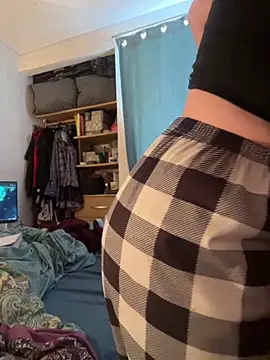 Snapshot of Nina-Chick777 chatting on December 4, 4:16 pm Nina-Chick777 online show from December 4, 4:16 pm