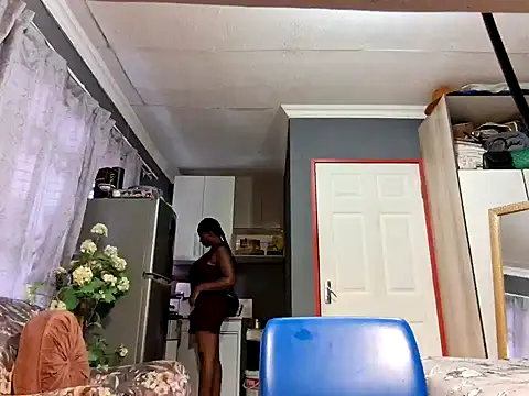 Snapshot of EbonyRose9 chatting on January 6, 6:58 am EbonyRose9 online show from January 6, 6:58 am