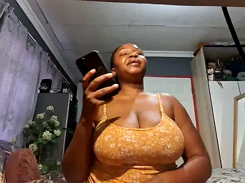 Snapshot of EbonyRose9 chatting on January 13, 11:30 am EbonyRose9 online show from January 13, 11:30 am
