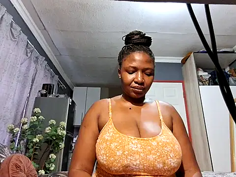 Snapshot of EbonyRose9 chatting on February 12, 6:51 am EbonyRose9 online show from February 12, 6:51 am