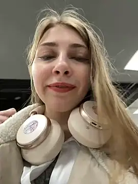 Sunny   Bunny online show from January 22, 2:14 pm