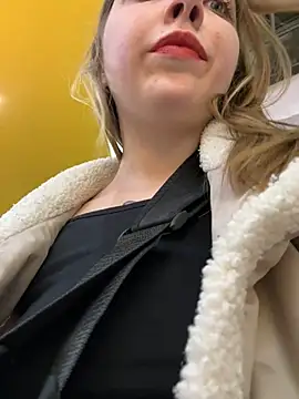 Sunny   Bunny online show from February 6, 5:19 pm