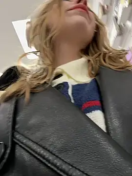 Sunny   Bunny online show from March 8, 2:08 pm