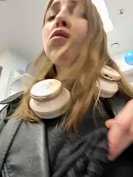 Sunny   Bunny online show from March 13, 2:44 pm