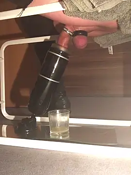 Snapshot of Inseminator69 chatting on December 16, 1:54 pm Inseminator69 online show from December 16, 1:54 pm