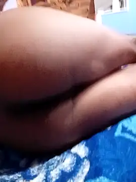 Snapshot of paugrande453 chatting on December 3, 1:21 pm paugrande453 online show from December 3, 1:21 pm