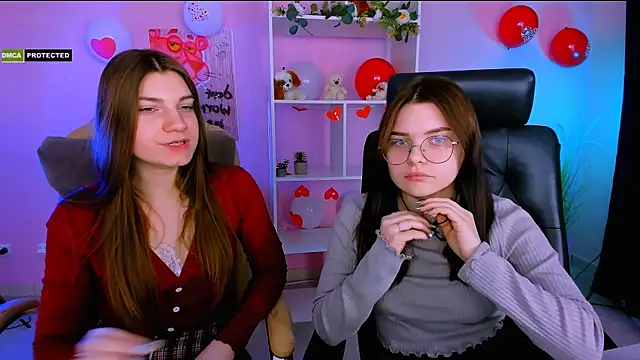 Snapshot of pure_radiance1 chatting on February 18, 9:54 am pure radiance1 online show from February 18, 9:54 am