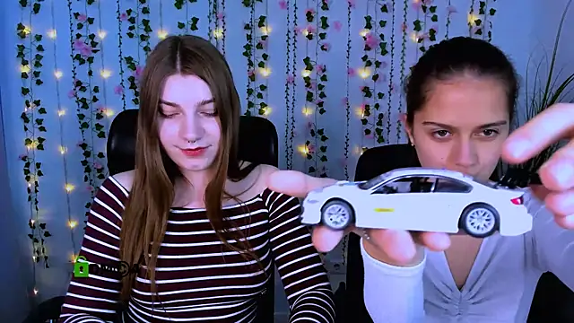 Snapshot of pure_radiance1 chatting on October 9, 1:09 pm pure radiance1 online show from October 9, 1:09 pm