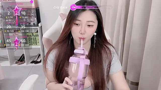 Snapshot of Stars_Elyn chatting on November 4, 10:25 am Stars Elyn online show from November 4, 10:25 am