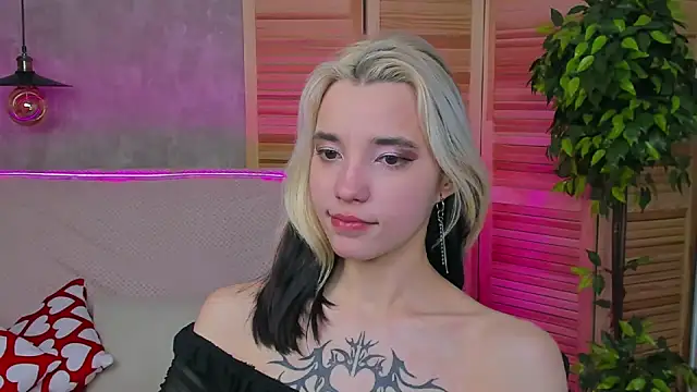 Snapshot of as1an_girlfriend chatting on March 5, 11:49 am as1an girlfriend online show from March 5, 11:49 am