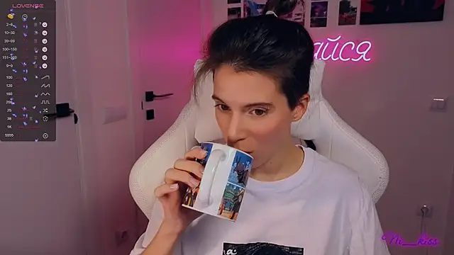  ni kiss online show from October 6, 6:38 pm