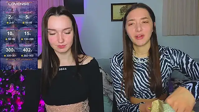 Snapshot of Wild_Sophie_ chatting on December 28, 5:46 pm Wild Sophie online show from December 28, 5:46 pm