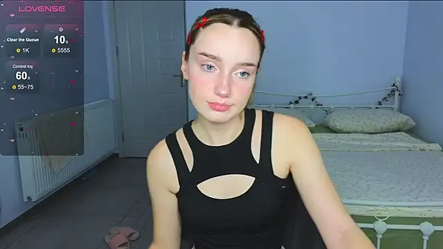 Snapshot of Wild_Sophie_ chatting on November 16, 5:51 pm Wild Sophie online show from November 16, 5:51 pm