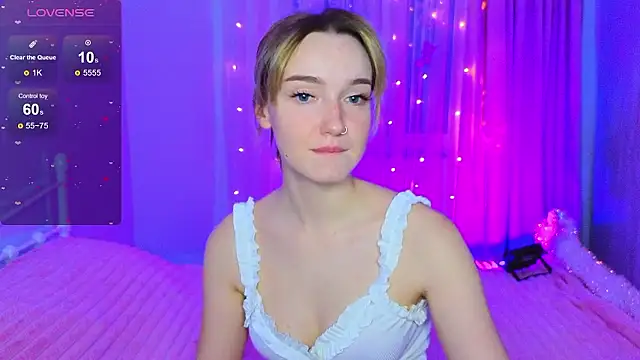 Wild Sophie  online show from January 7, 3:25 pm