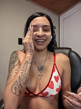 Snapshot of Hilary_pinkk chatting on November 27, 2:57 am Hilary pinkk online show from November 27, 2:57 am