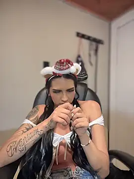 Hilary pinkk online show from December 23, 2:53 am