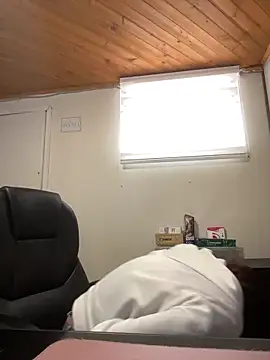 Hilary pinkk online show from March 5, 8:38 pm