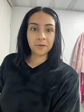 Hilary pinkk online show from April 19, 10:12 pm