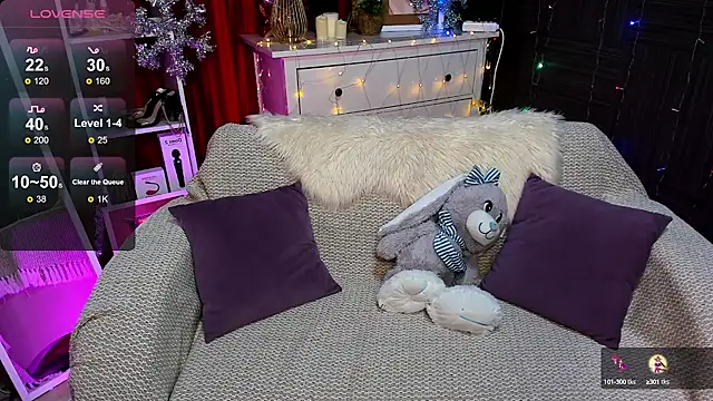 Snapshot of Ashley_Rous chatting on December 6, 1:51 am Ashley Rous online show from December 6, 1:51 am
