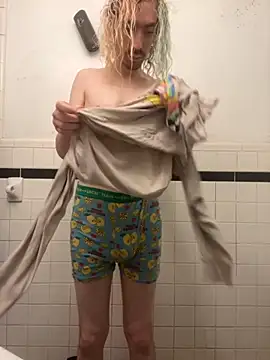 tallnerdyguy online show from October 26, 9:53 pm