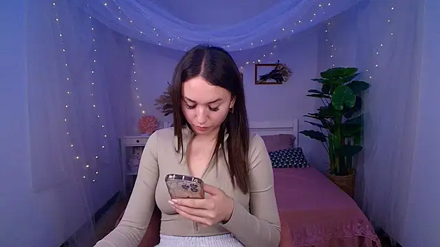 Snapshot of margeriTirell chatting on May 31, 3:47 am margeriTirell online show from May 31, 3:47 am