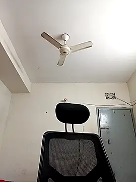 Tisha-01 online show from November 27, 2:46 am