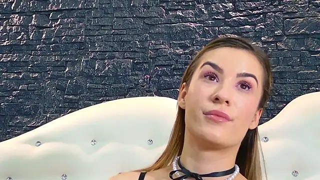 Snapshot of LaurynCopper chatting on January 17, 6:47 am LaurynCopper online show from January 17, 6:47 am