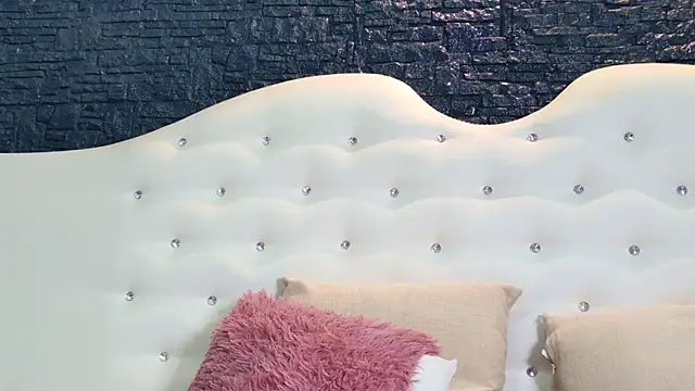 Snapshot of LaurynCopper chatting on January 17, 3:53 pm LaurynCopper online show from January 17, 3:53 pm