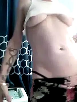 Snapshot of ivylee31 chatting on January 22, 6:31 am ivylee31 online show from January 22, 6:31 am