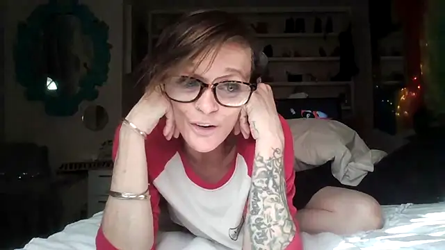 ivylee31 online show from November 17, 7:52 pm