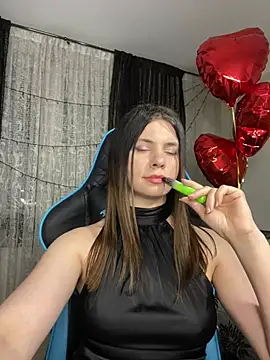 CurlyLara online show from February 28, 4:42 pm