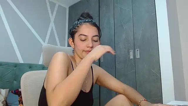 camil blue online show from January 16, 6:48 pm