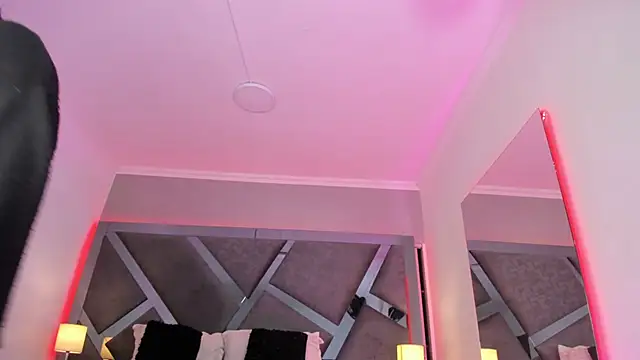 AmberiniHoffman online show from March 12, 11:53 am