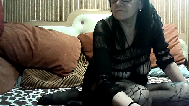 AlanaLaDream online show from March 5, 9:33 pm