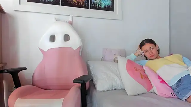 Snapshot of naughtyloverss chatting on December 29, 5:22 pm naughtyloverss online show from December 29, 5:22 pm