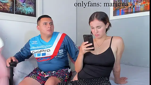 Snapshot of naughtyloverss chatting on January 8, 7:24 pm naughtyloverss online show from January 8, 7:24 pm