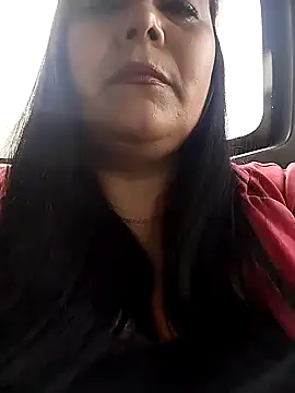 sara pineros online show from December 26, 6:01 pm