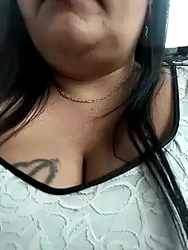 sara pineros online show from January 24, 5:00 pm