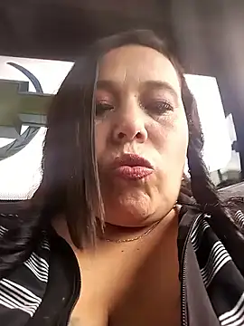 sara pineros online show from February 17, 8:04 pm