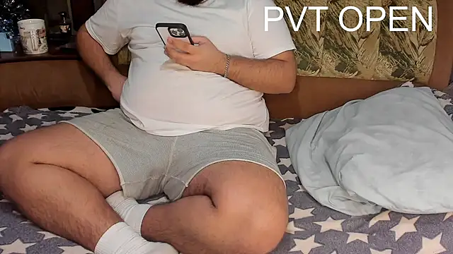 Snapshot of teddy_alan chatting on February 22, 5:02 pm teddy alan online show from February 22, 5:02 pm