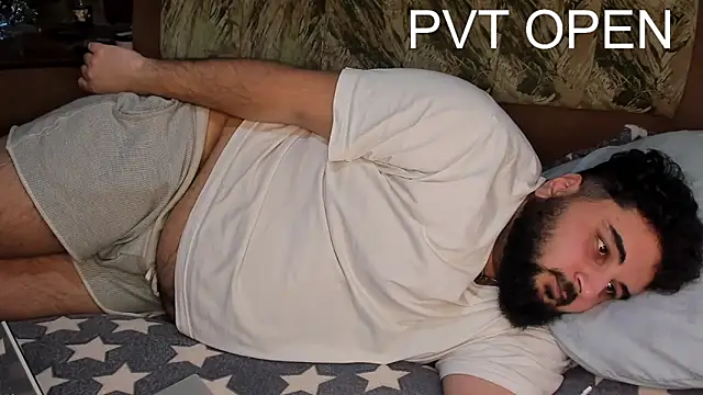 Snapshot of teddy_alan chatting on February 24, 5:09 pm teddy alan online show from February 24, 5:09 pm