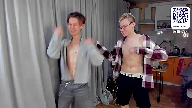 Snapshot of AndrewwCarter2 chatting on March 15, 8:54 pm AndrewwCarter2 online show from March 15, 8:54 pm