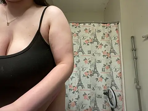 Snapshot of jasmine2badd chatting on December 11, 5:00 am jasmine2badd online show from December 11, 5:00 am