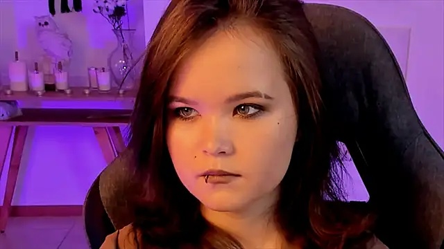 Elainebeness online show from January 25, 11:00 pm