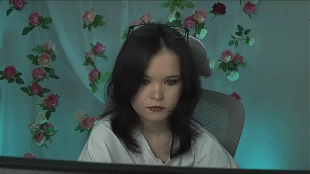 Elainebeness online show from February 7, 7:17 pm