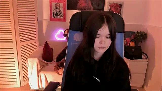 Elainebeness online show from November 6, 7:26 pm