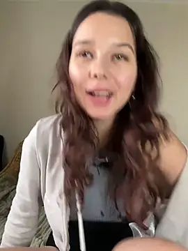 PoppyRobinson online show from December 15, 8:19 am