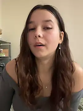 PoppyRobinson online show from December 20, 6:56 pm