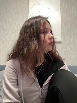 PoppyRobinson online show from December 27, 8:35 am