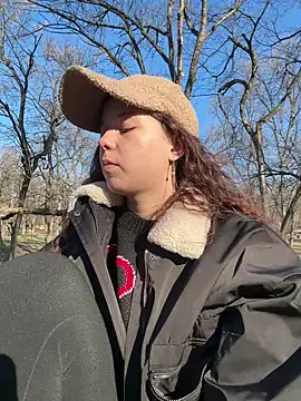 PoppyRobinson online show from January 9, 9:16 am